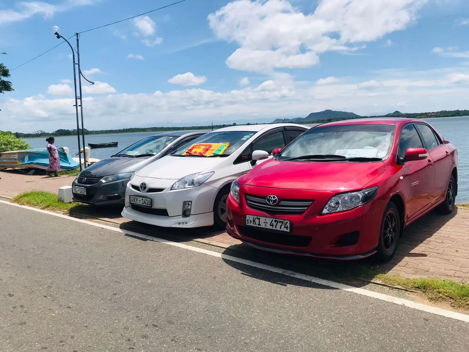 Comfortable luxury taxi vehicles for airport transfers and city tours